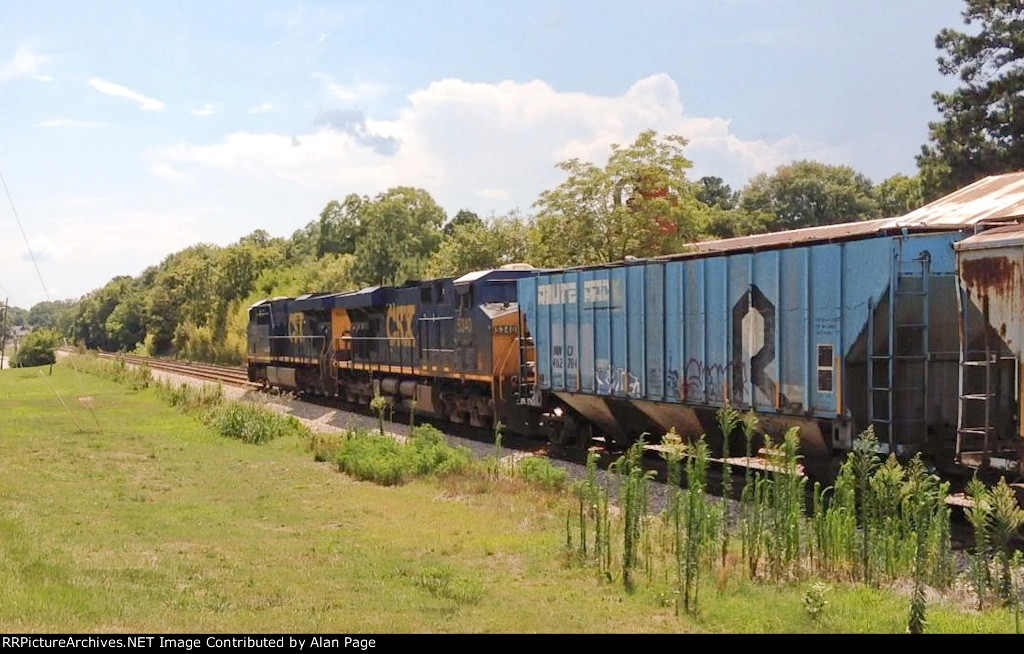 CSX 5322 and 5340 roll SB